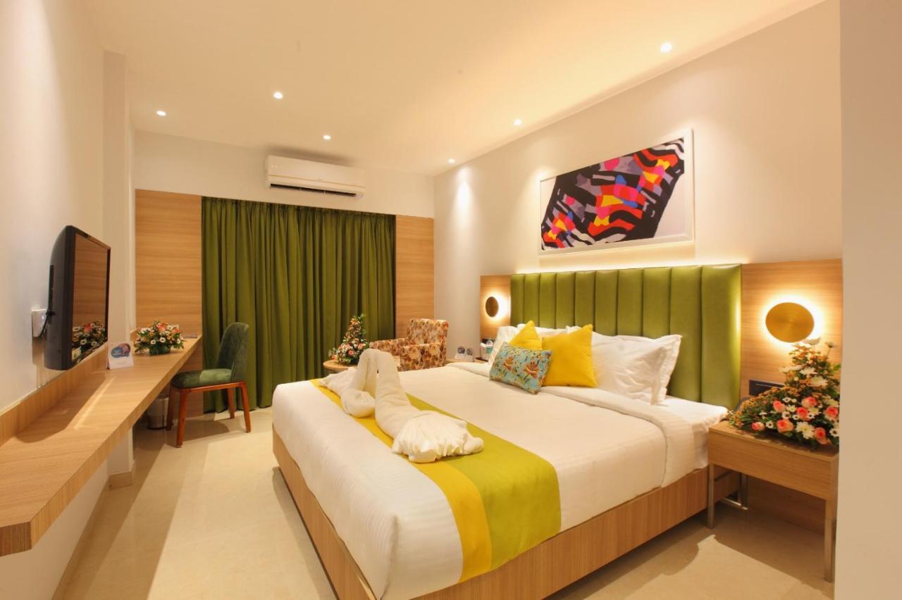 The Grand Ambassador Hotel กัตตะยัม ภายนอก รูปภาพ