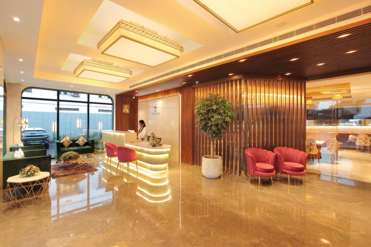 The Grand Ambassador Hotel กัตตะยัม ภายนอก รูปภาพ