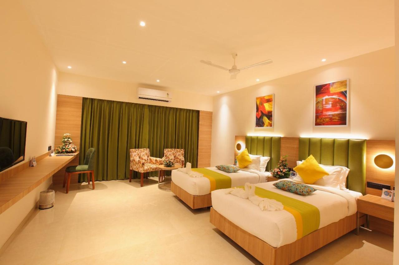 The Grand Ambassador Hotel กัตตะยัม ภายนอก รูปภาพ