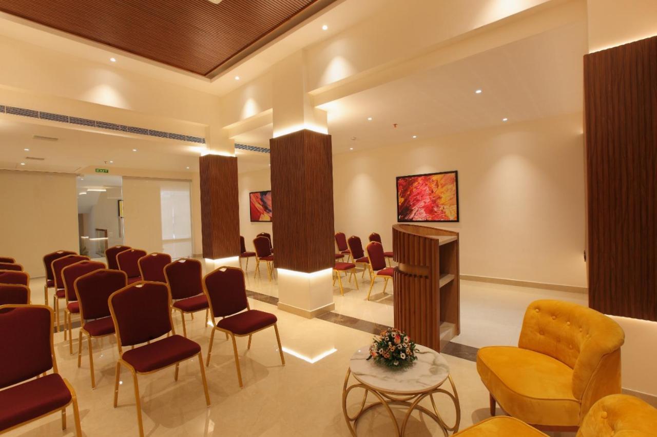 The Grand Ambassador Hotel กัตตะยัม ภายนอก รูปภาพ