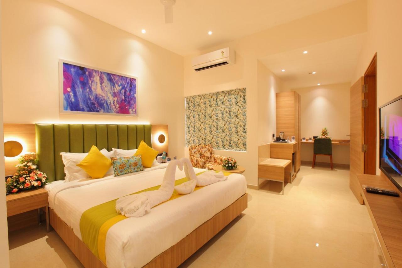 The Grand Ambassador Hotel กัตตะยัม ภายนอก รูปภาพ